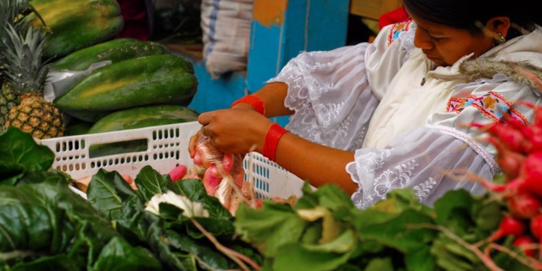 otavalo market ecuador