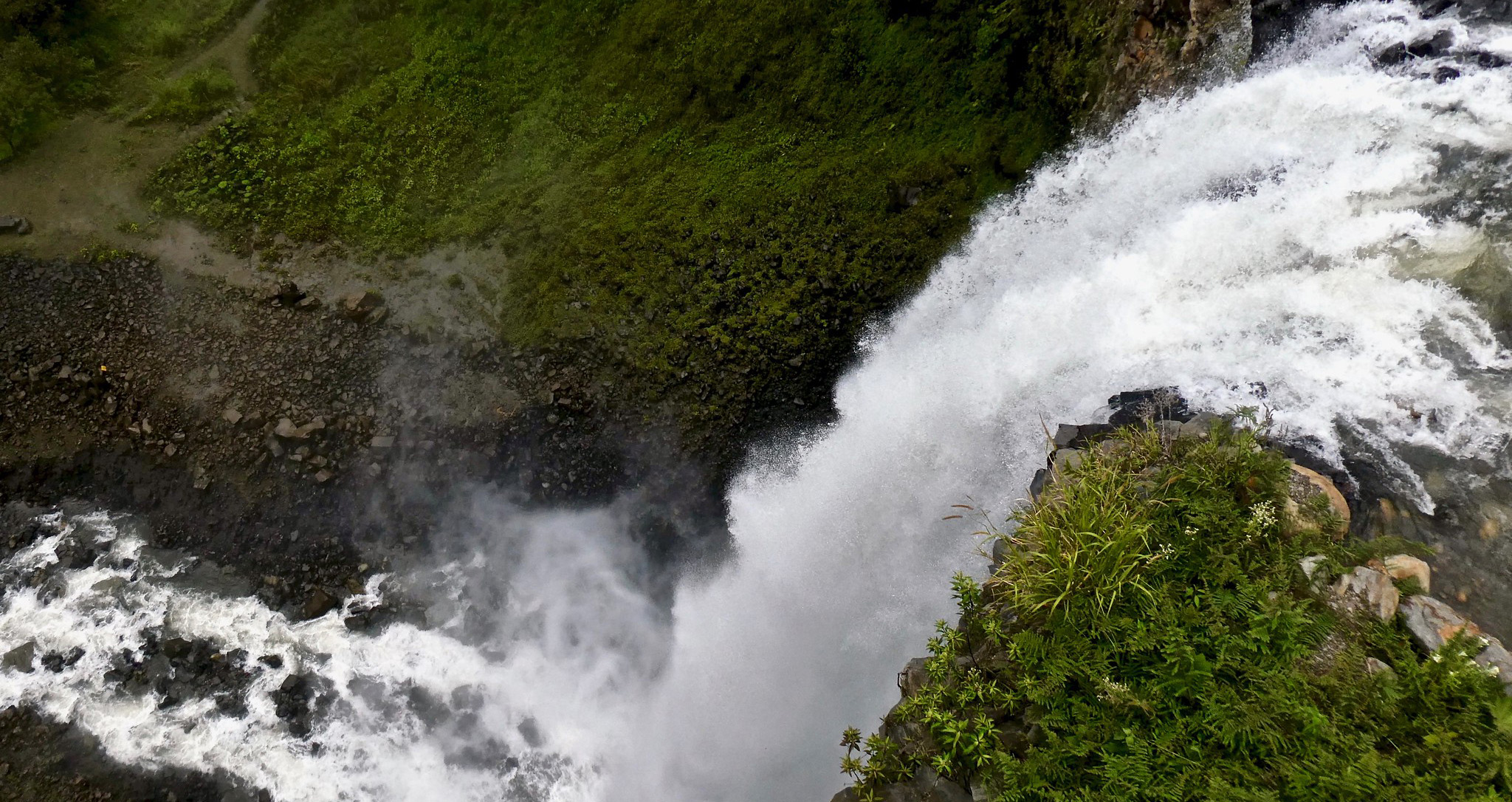 brides veil waterfall ecuador