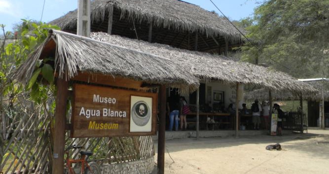 agua blanca commune - ecuador