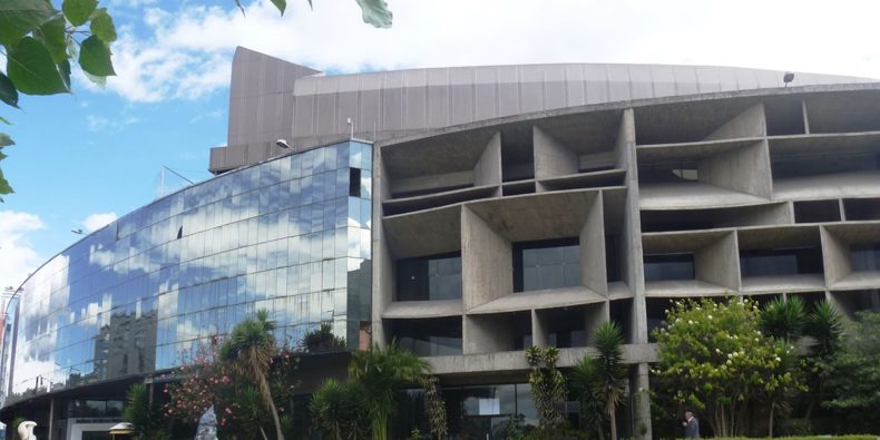 vista de la casa de la cultura de quito