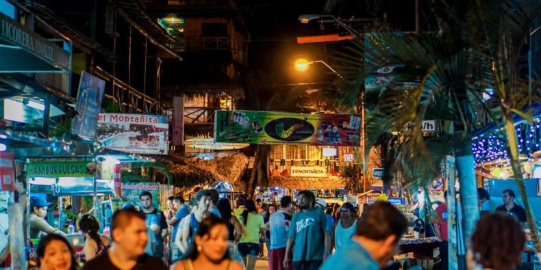 nightlife in montañita, the main strip